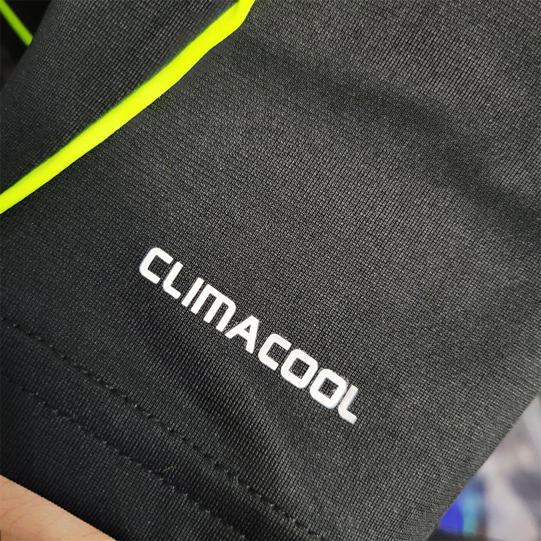 Real Madrid 10/11 Long Sleeve Away Kit