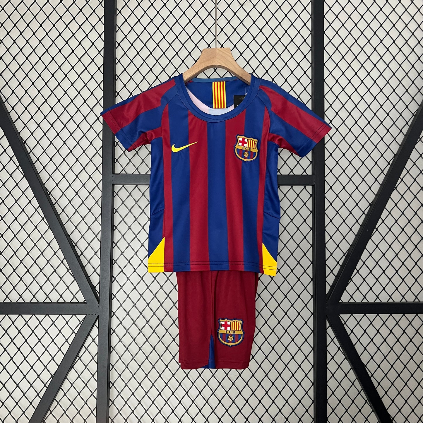 05/06 Kids Retro Barcelona Home Kit