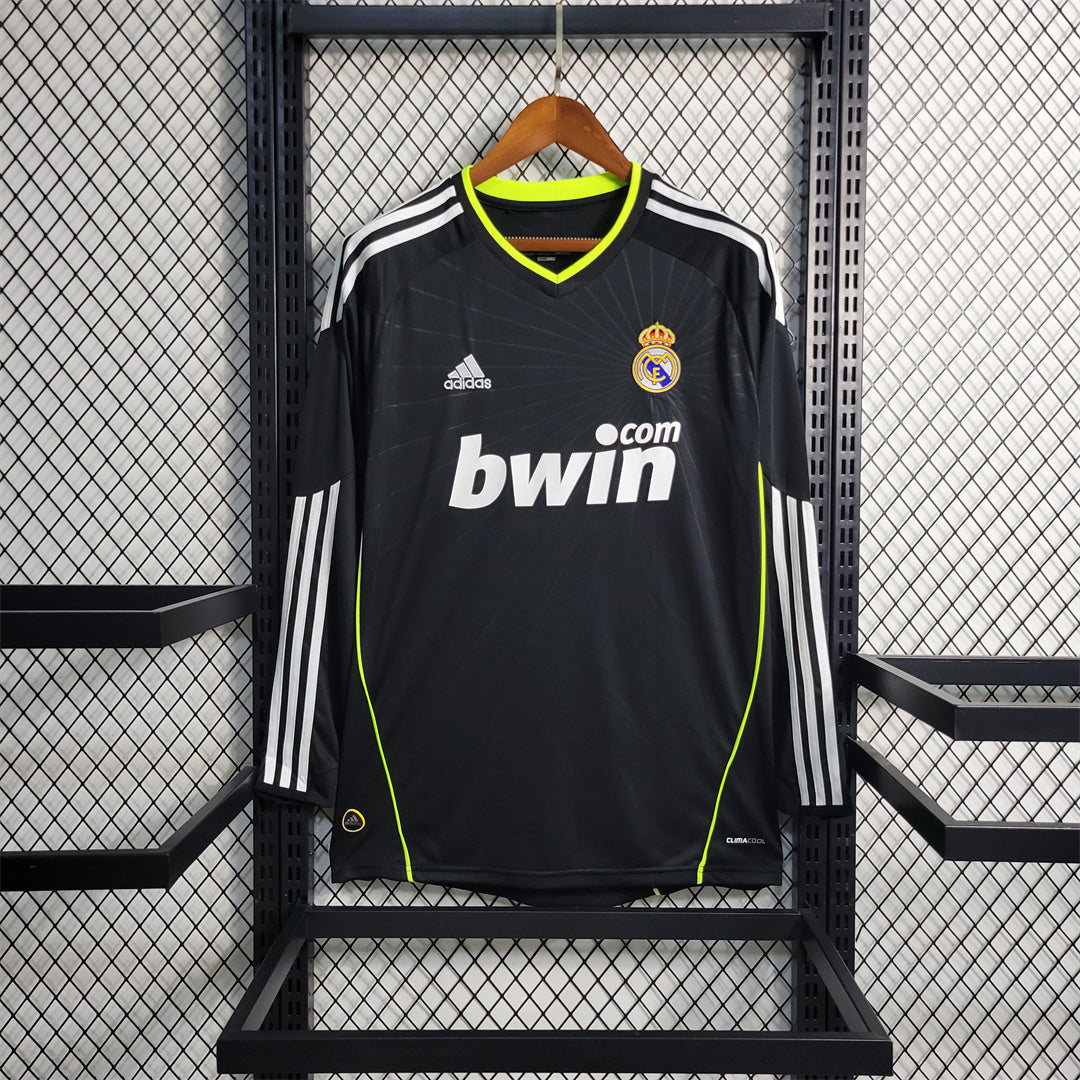 Real Madrid 10/11 Long Sleeve Away Kit