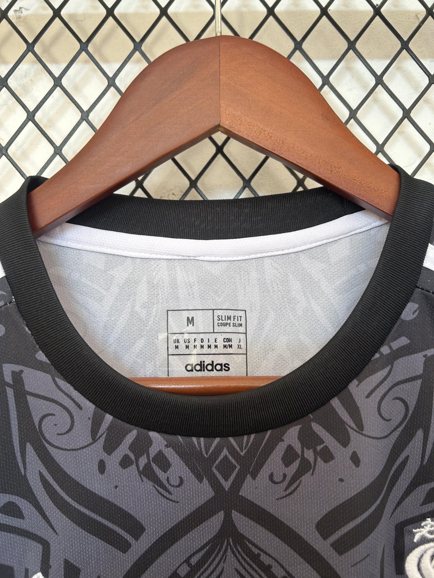 Liverpool "Abyssal Dark" Special Kit