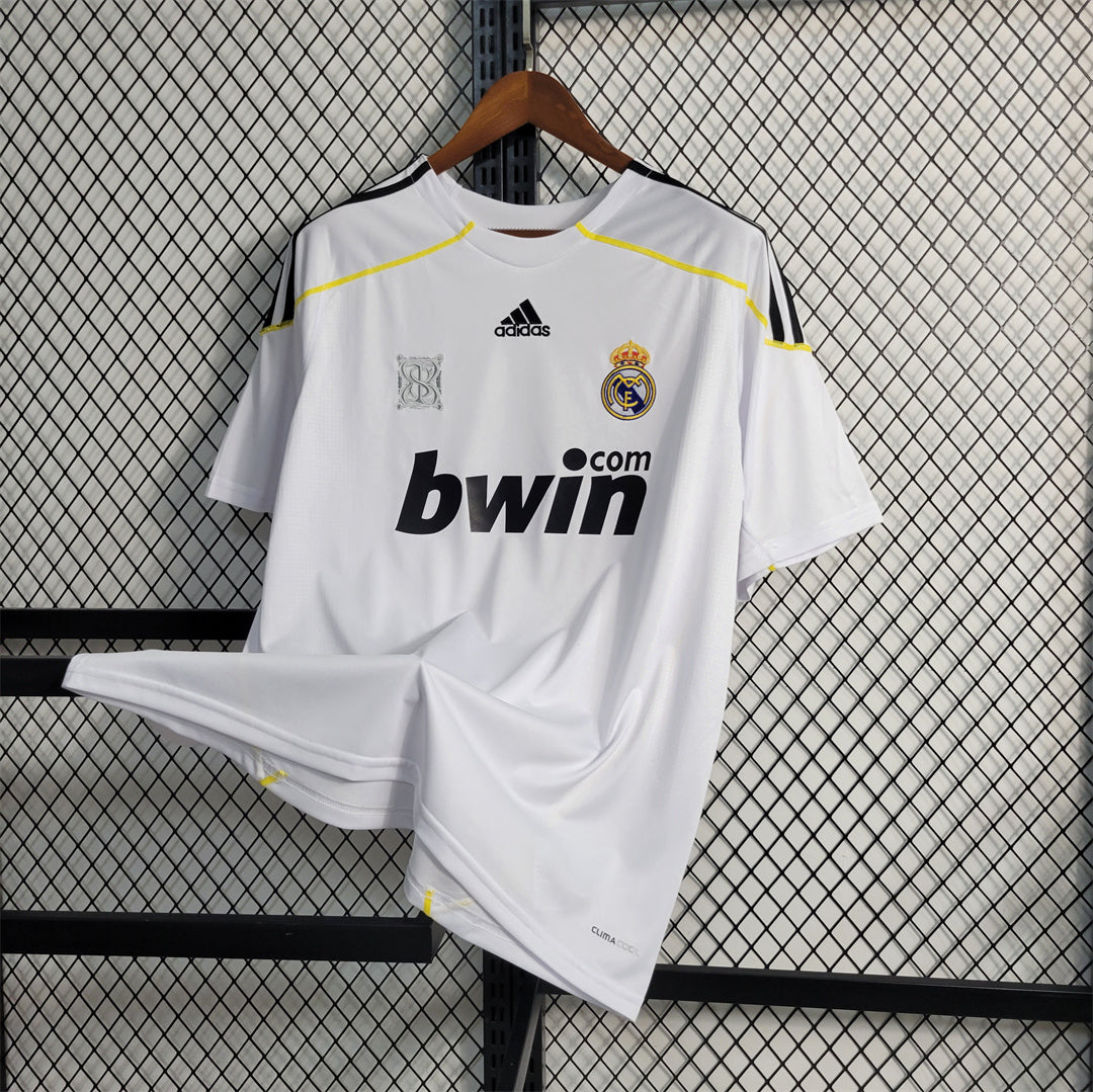 Retro 09/10 Real Madrid Home Kit