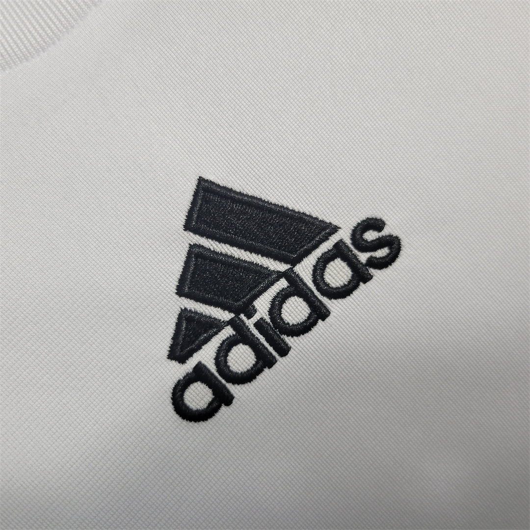 Retro 09/10 Real Madrid Home Kit