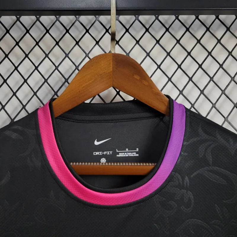 PSG “Paris Noir” special kit