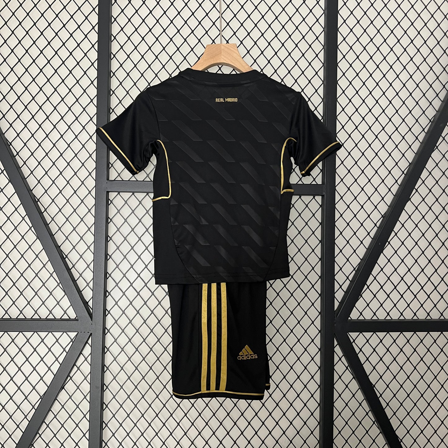 11/12 Kids Retro Real Madrid Away Kit