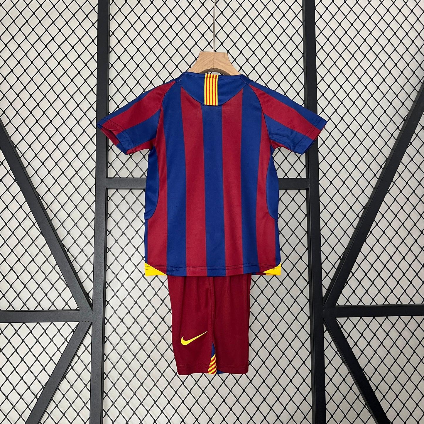 05/06 Kids Retro Barcelona Home Kit