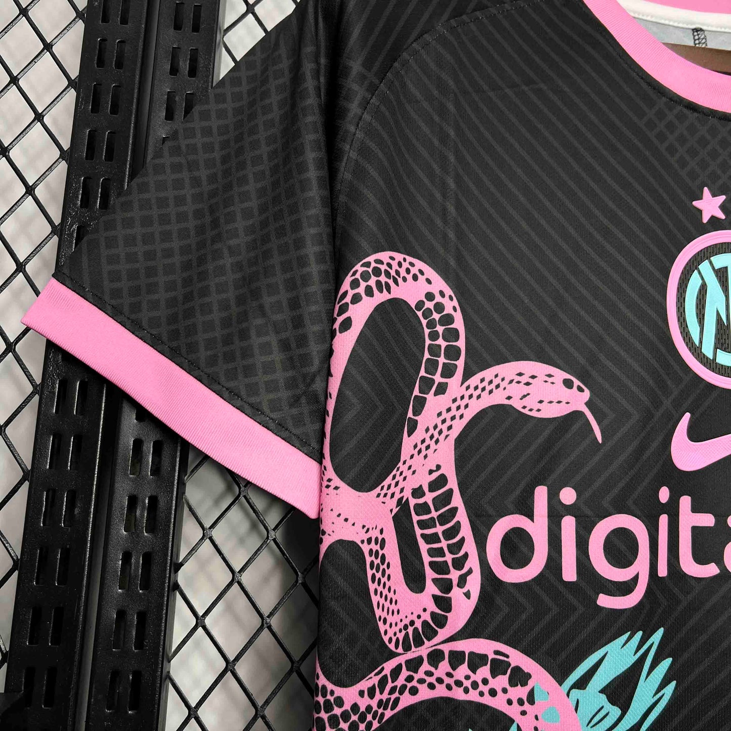 Inter Milan “Serpiente Rosa” Special Kit