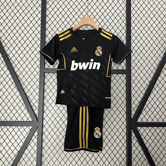 11/12 Kids Retro Real Madrid Away Kit