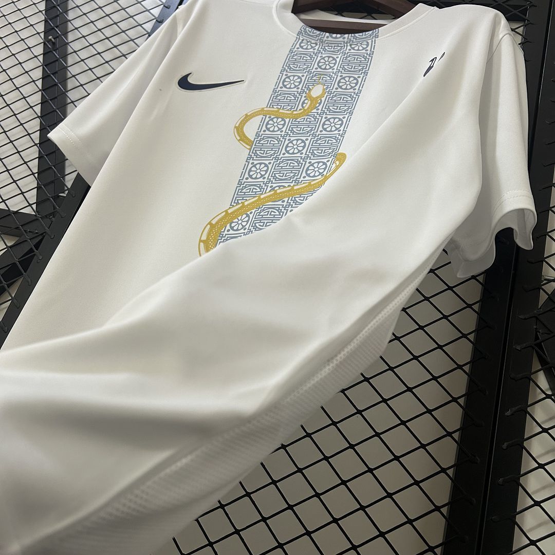 Tottenham 25/26 Prematch Kit