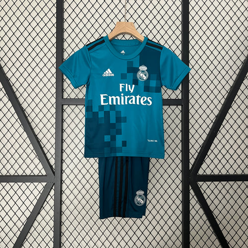 24/25 Kids Real Madrid Home Size Kit
