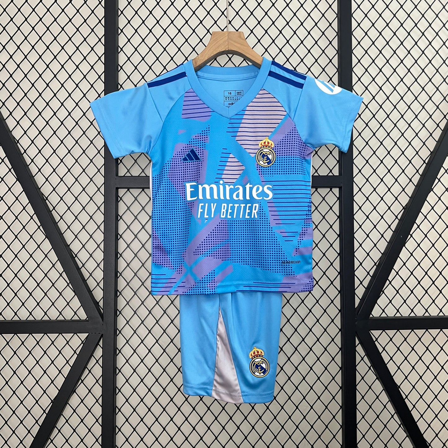 24/25 Kids Real Madrid Kit