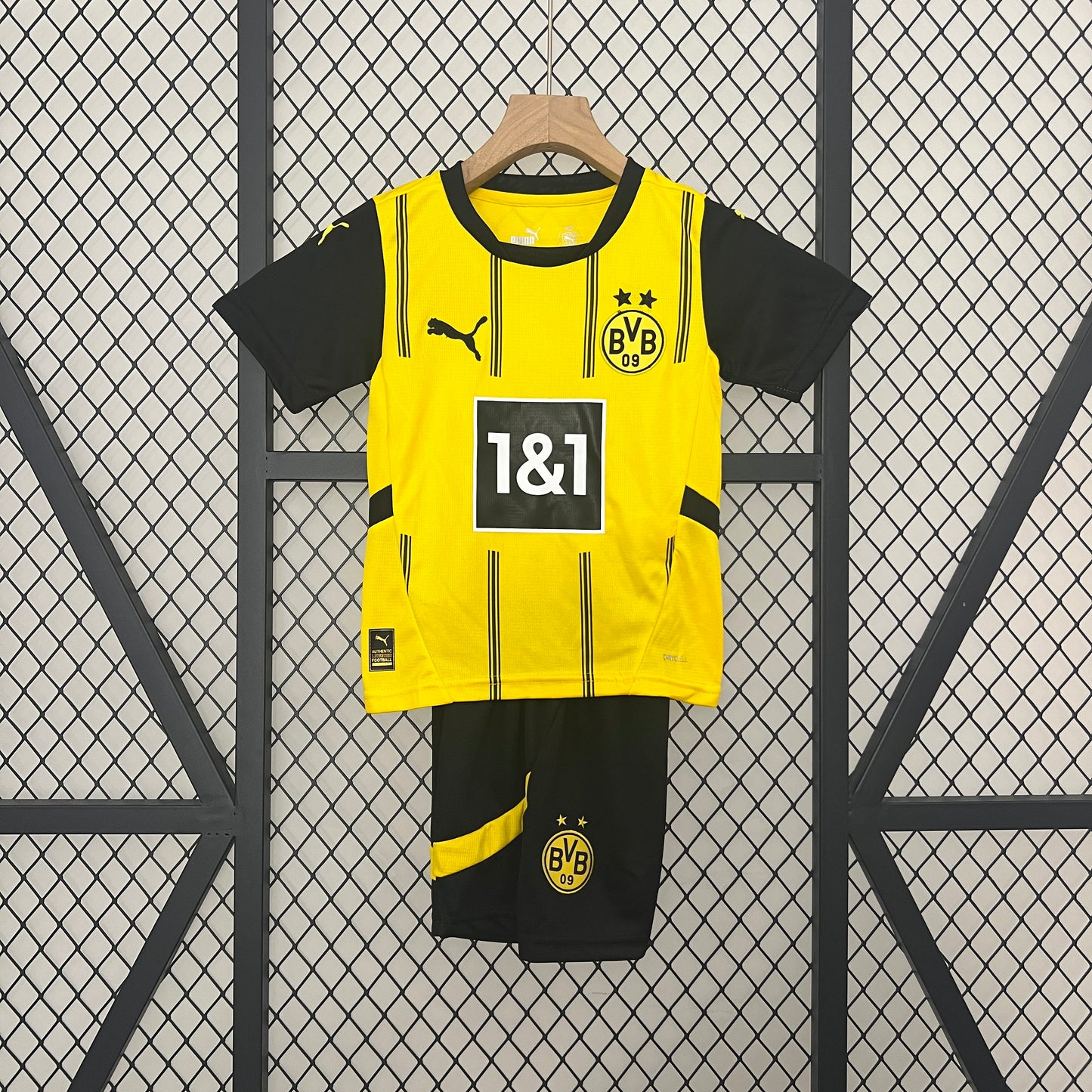 24/25 Kids Dortmund Home Kit