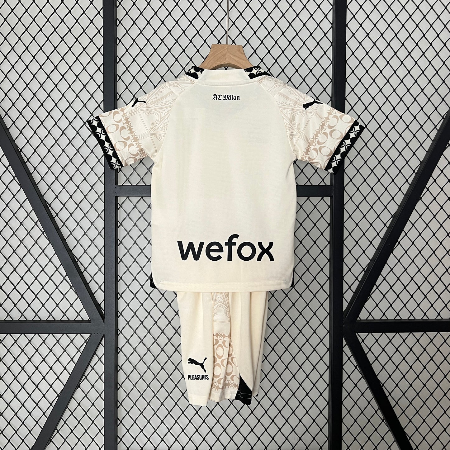 24/25 Kids AC Milan Royal Kit