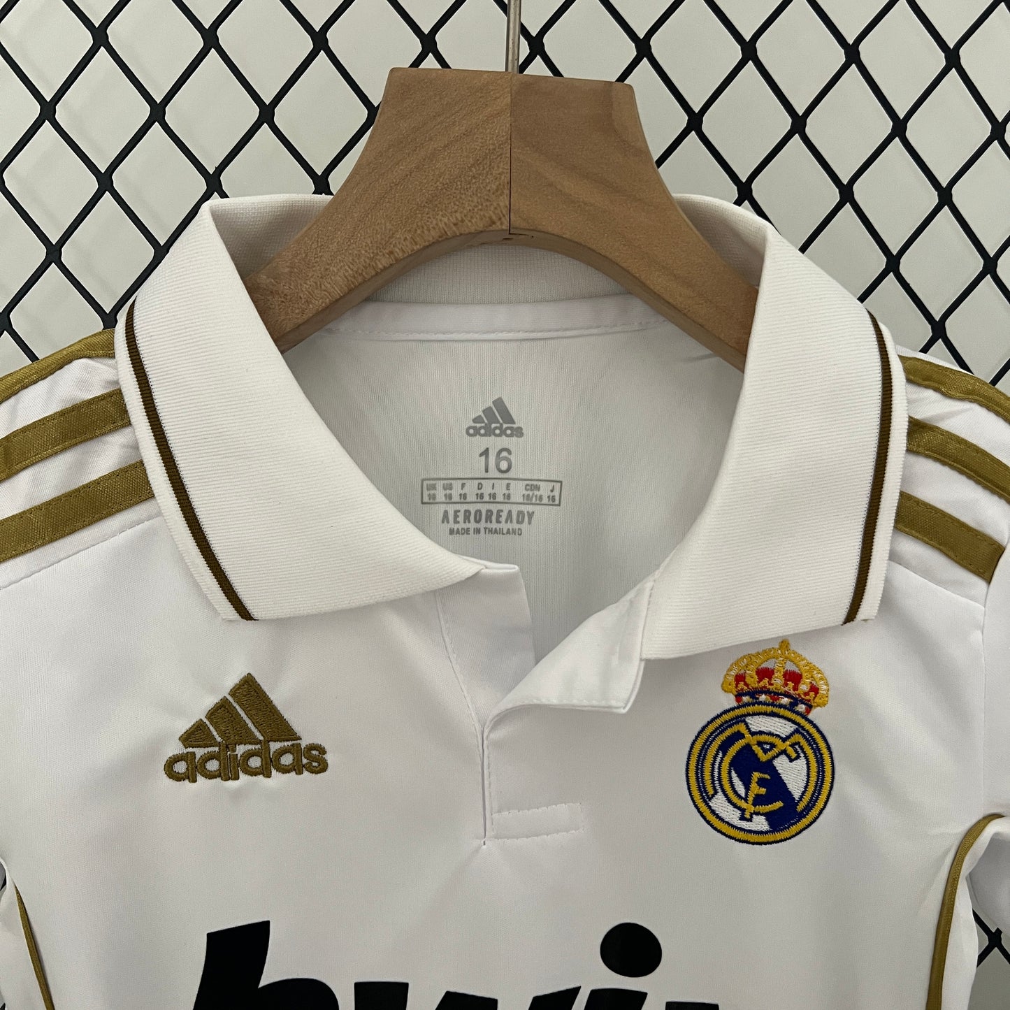 11/12 Kids Retro Real Madrid Home Kit