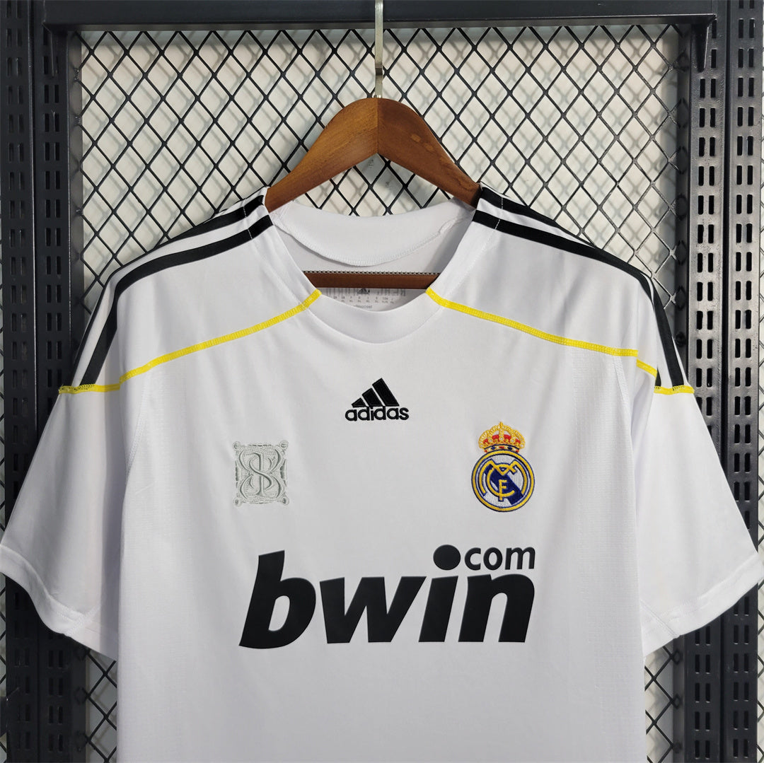 Retro 09/10 Real Madrid Home Kit
