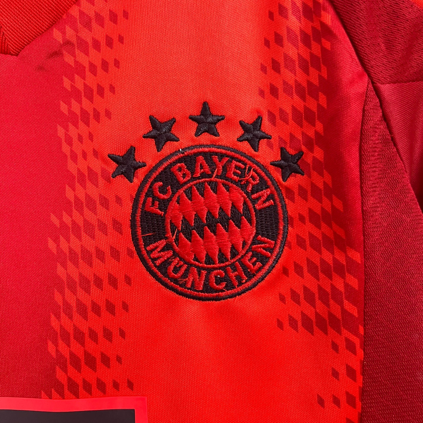 24/25 Kids Bayern Home Kit
