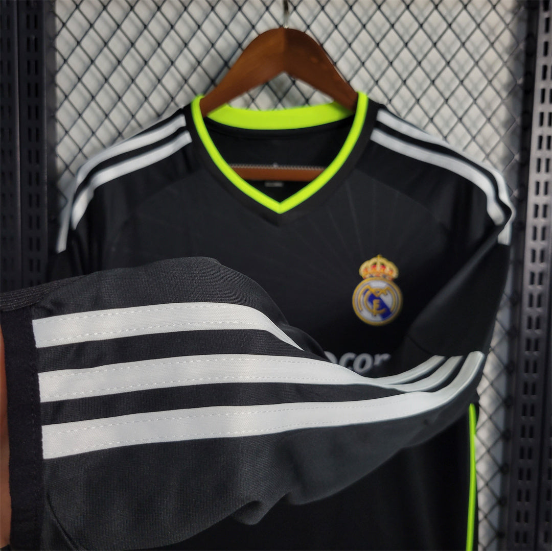 Real Madrid 10/11 Long Sleeve Away Kit