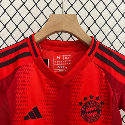 24/25 Kids Bayern Home Kit