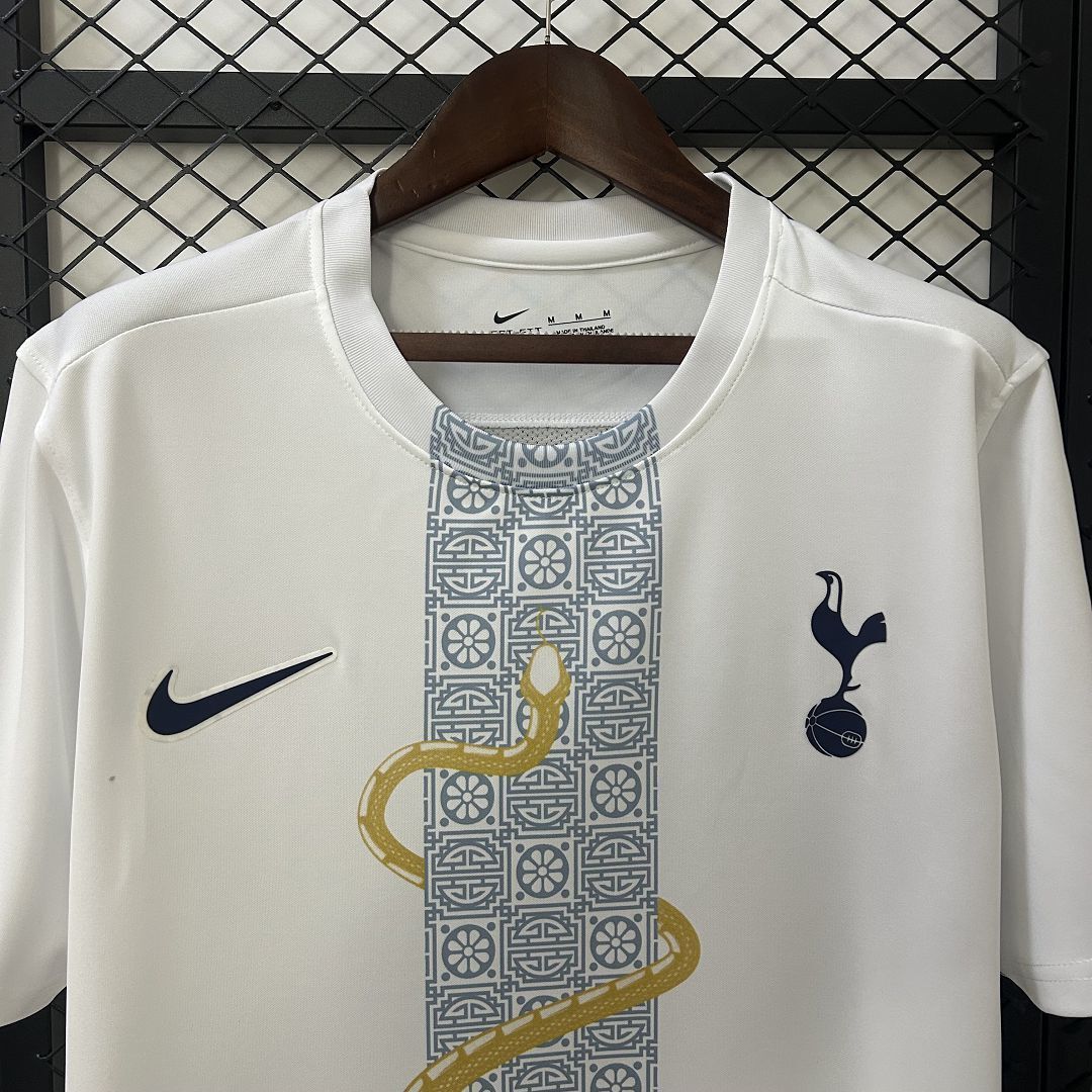 Tottenham 25/26 Prematch Kit