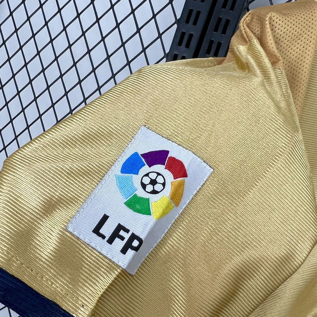 Barcelona 02/03 Retro Away Kit