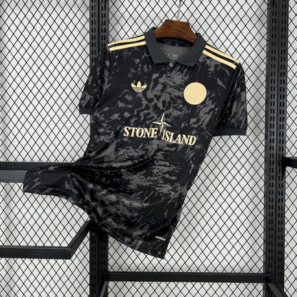 Ajax x Stone Island Special Kit