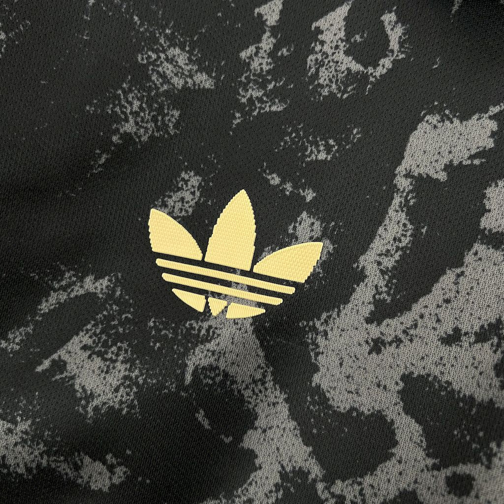 Ajax x Stone Island Special Kit