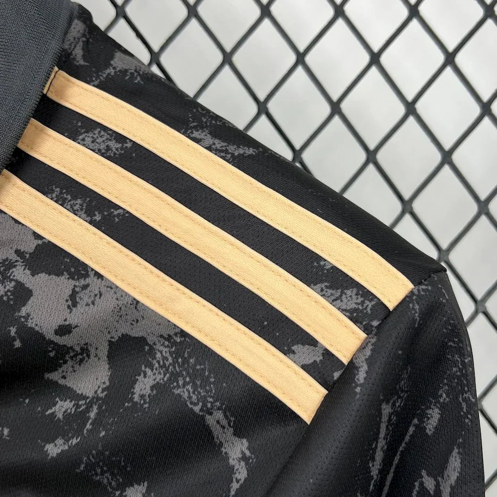 Ajax x Stone Island Special Kit