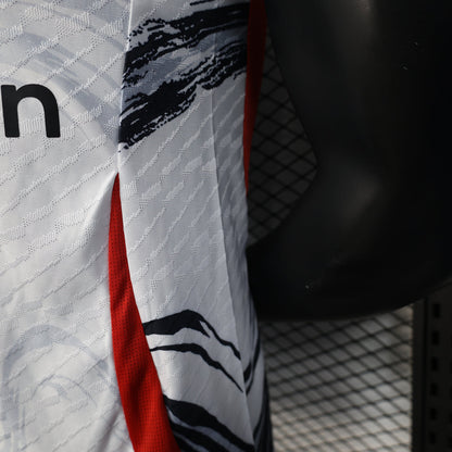 Manchester United “Silver Streak” Special Kit